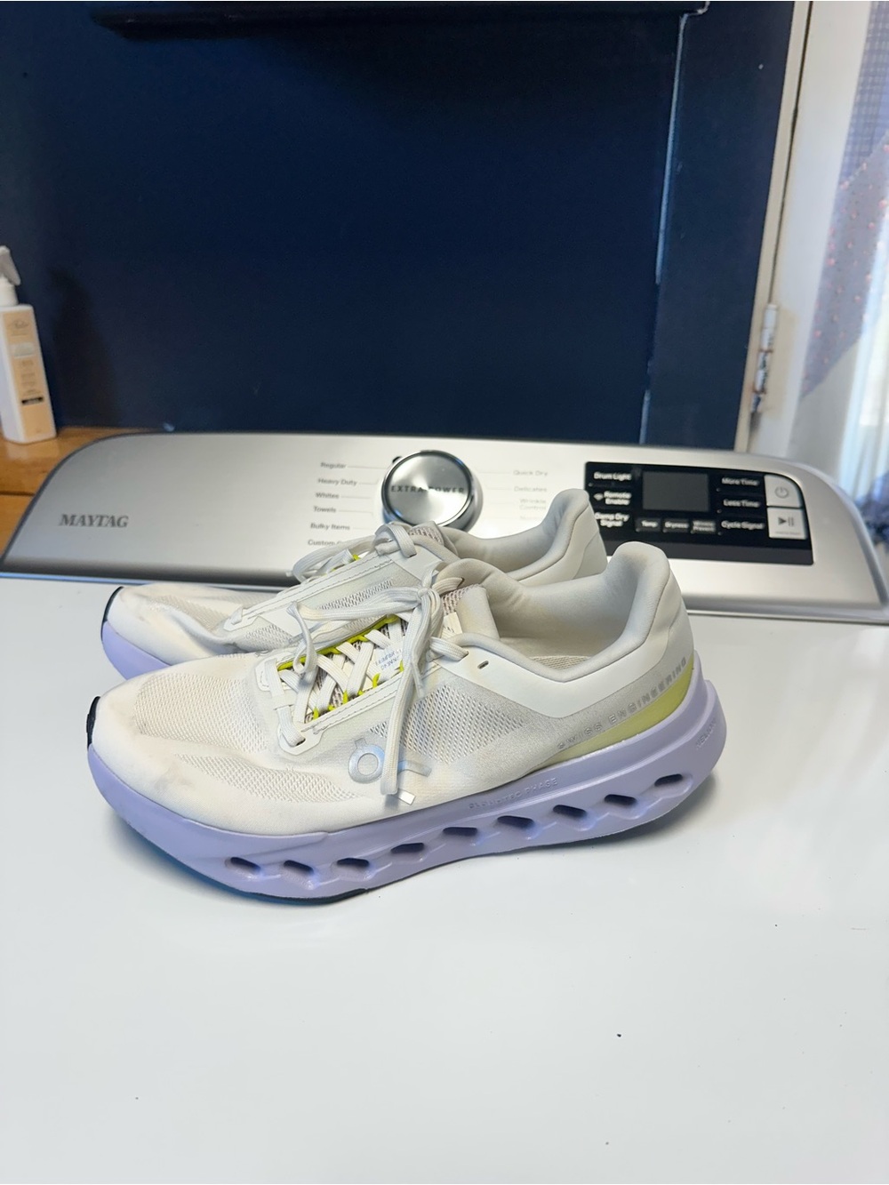 On Cloud CloudTec Running Shoes